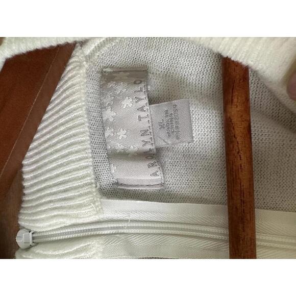 Carolyn Taylor Cream Crewneck Lightweight Sweater Zipper Back Women’s size XL - Picture 6 of 9